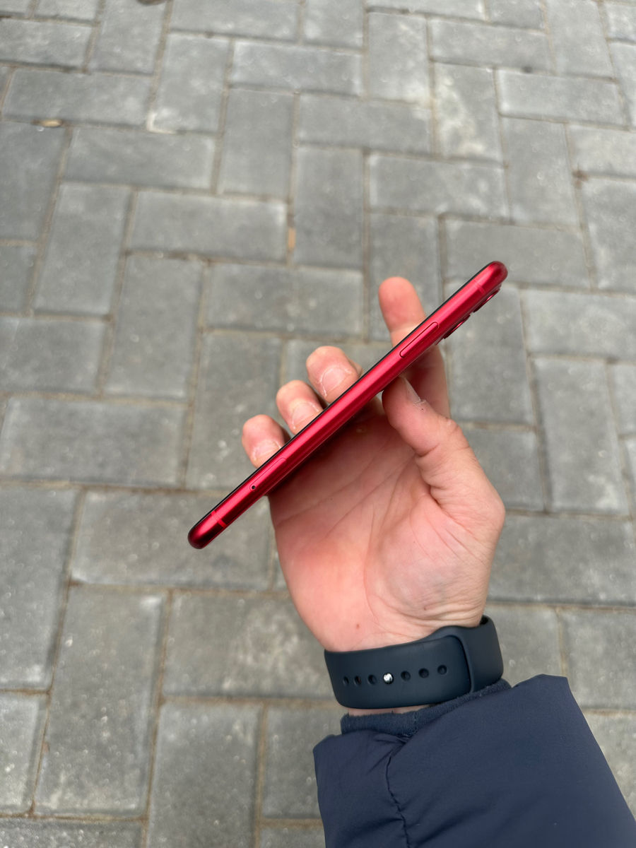 Iphone 11 Red 64Gb foto 3