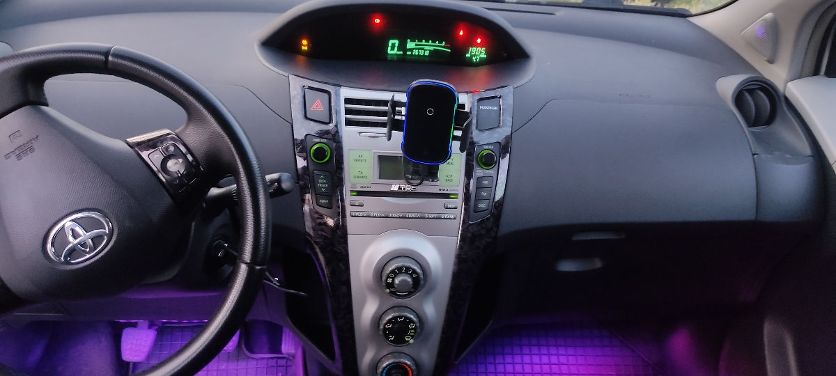 Toyota Yaris фото 3