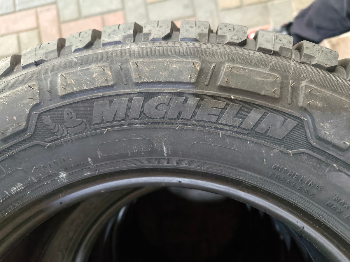Anvelope R16C 235/65 Michelin  Agilis Crossclimate foto 2