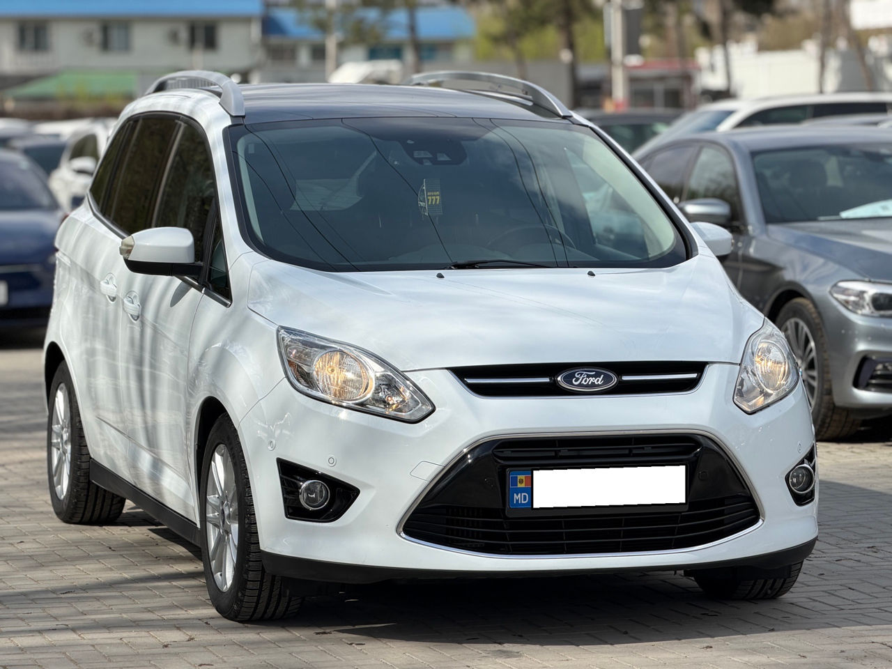 175204s Ford Grand C-MAX an. 2014 cu rulaj 175204 km, Benzină, 6999