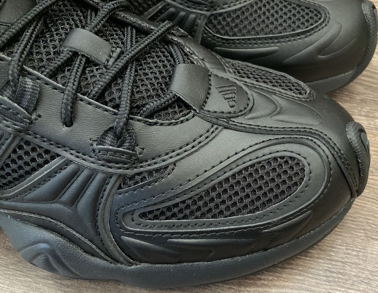 Кроссовки Adidas. Размер 41, 42.