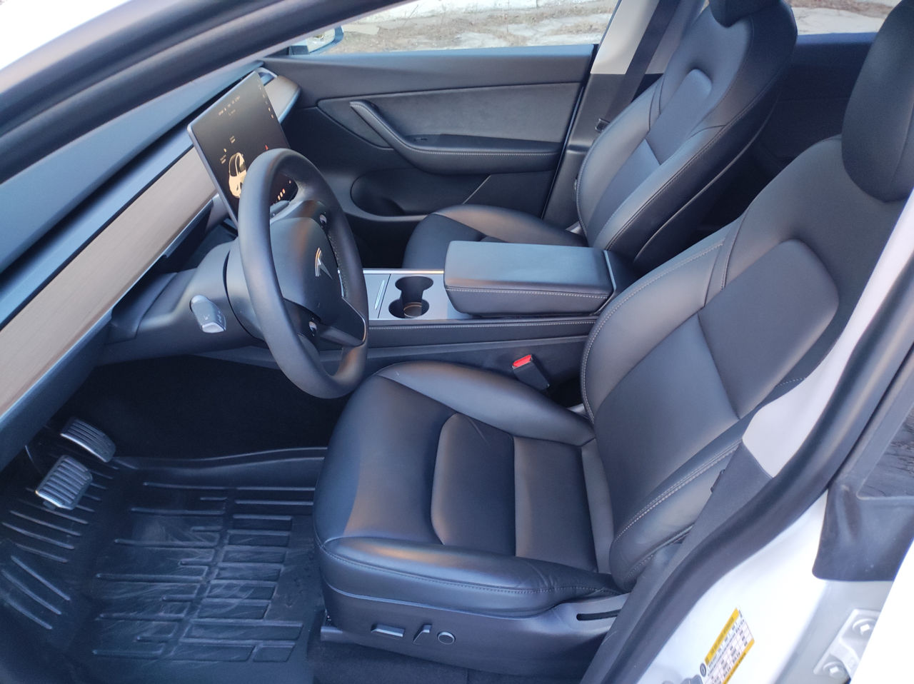 Tesla Model Y foto 6