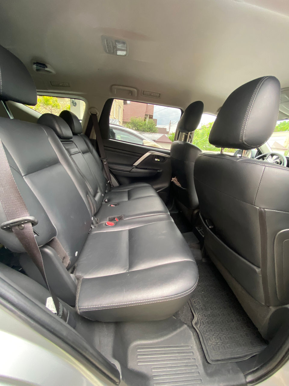 Mitsubishi Pajero Sport foto 3