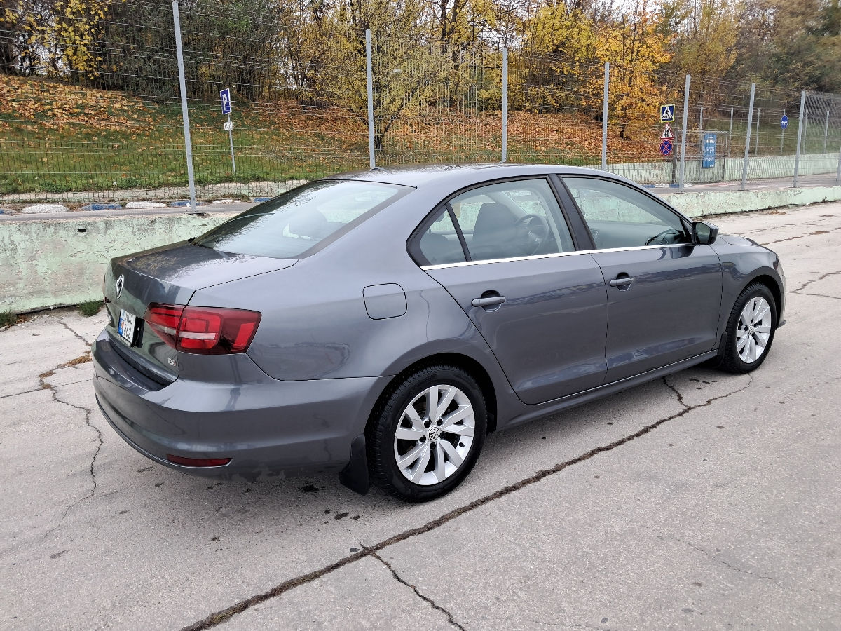 Volkswagen Jetta foto 8