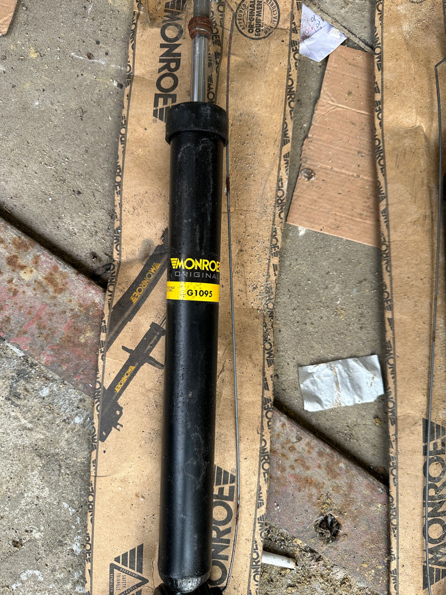 Toyota auris suspensie  foto 0