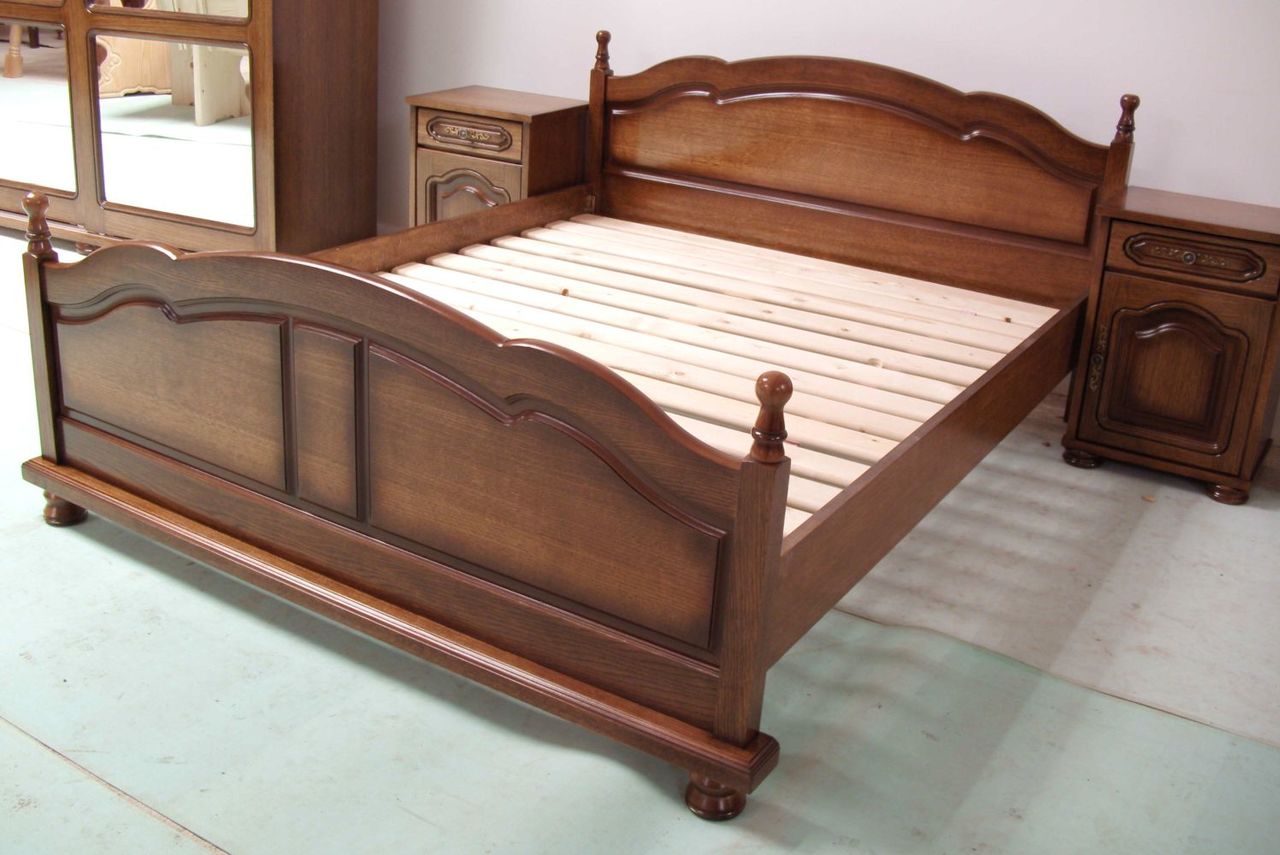Кровать из липы