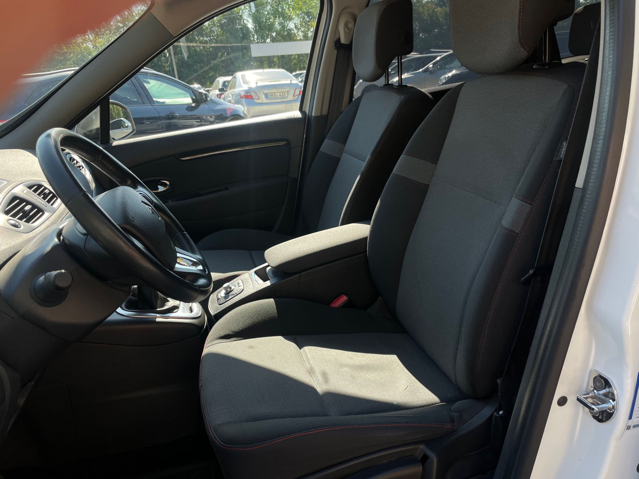 Renault Grand Scenic foto 6