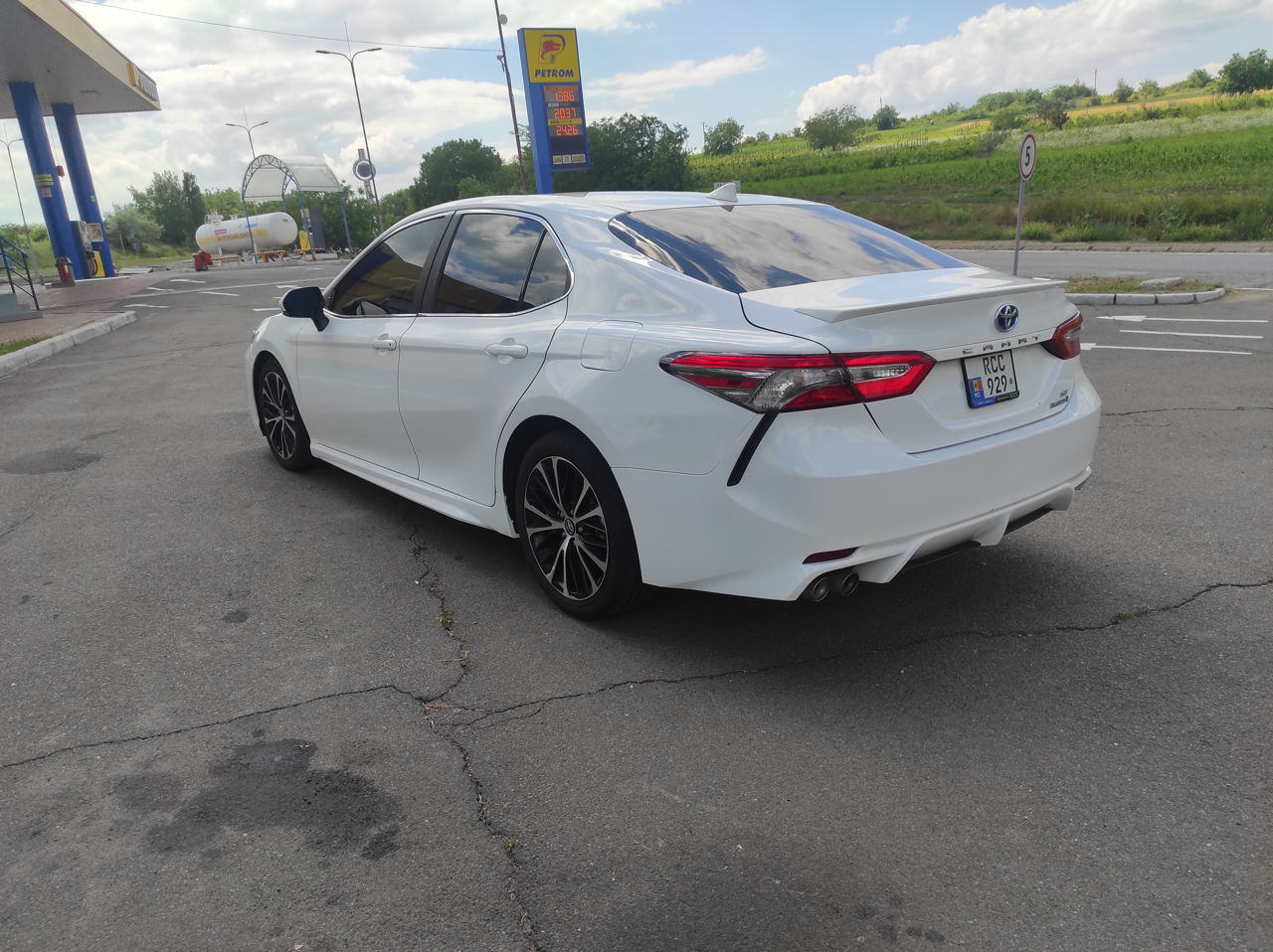Toyota Camry foto 2