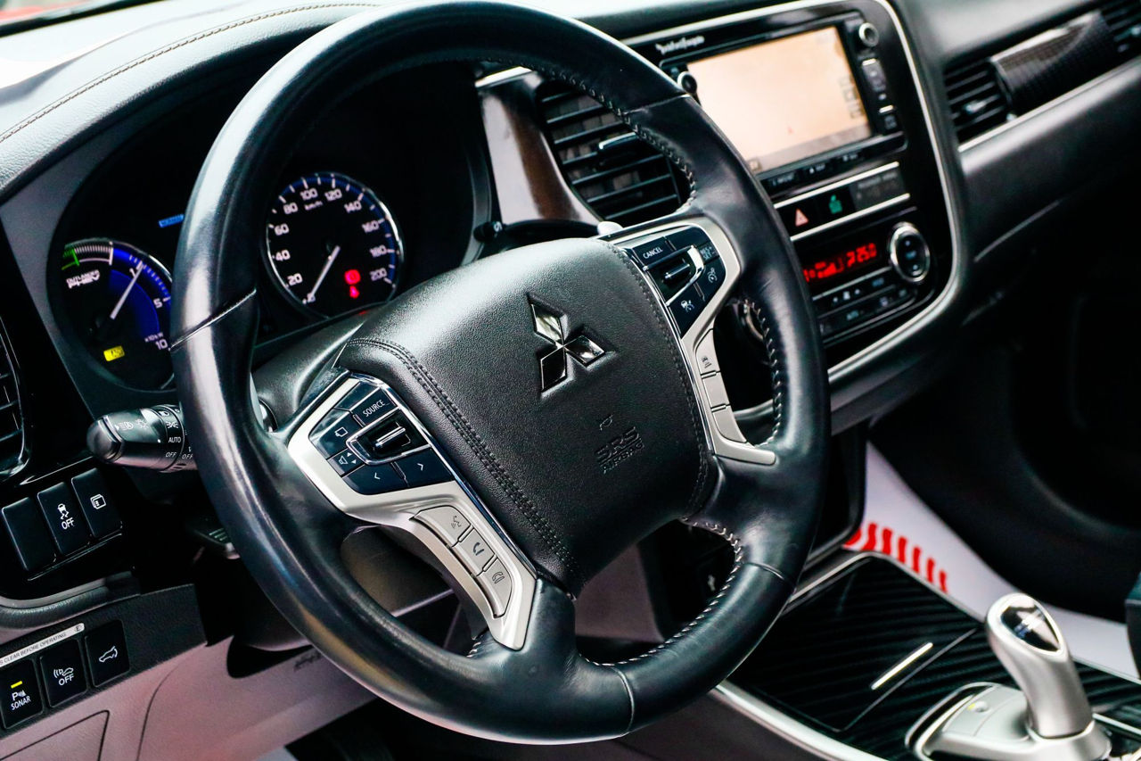 Mitsubishi Outlander фото 9
