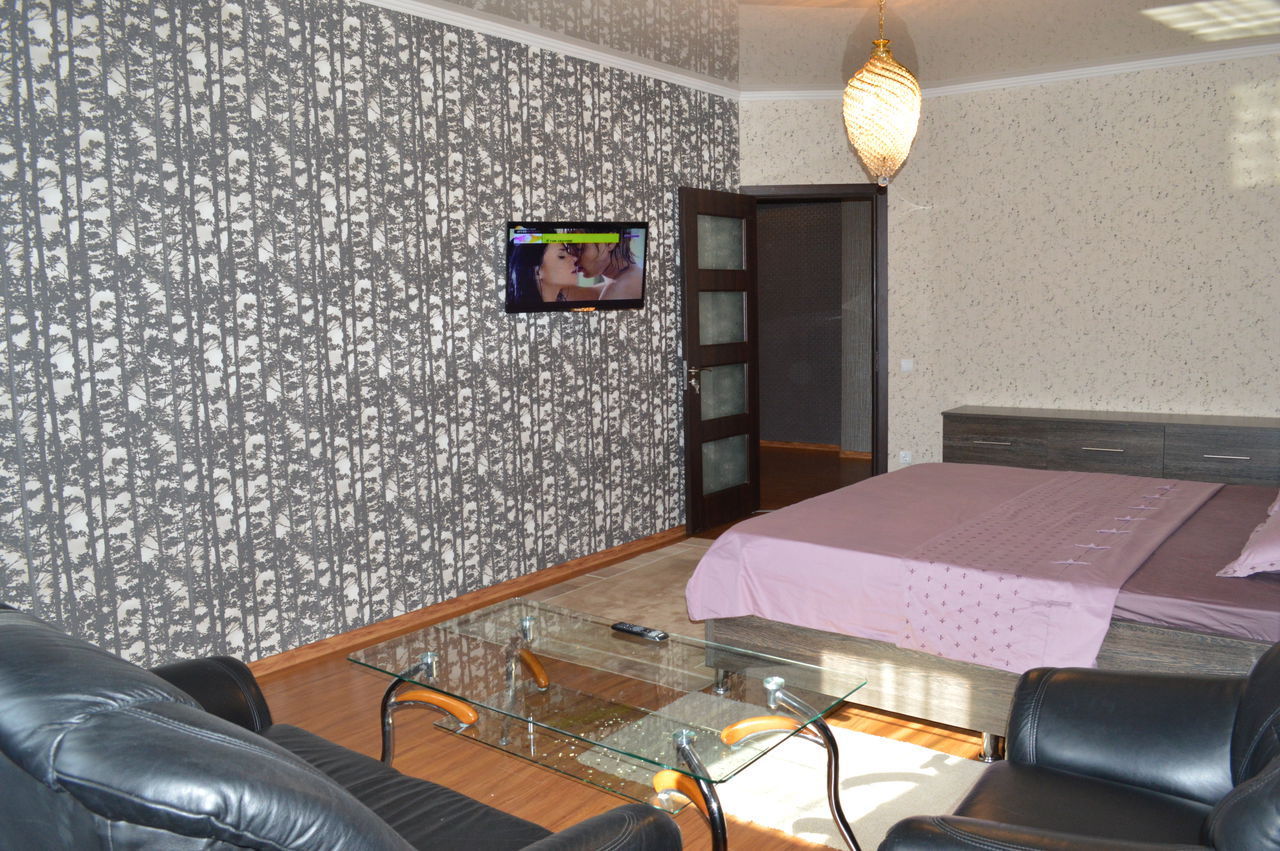 Apartament cu 2 camere, 85 m², Centru, Chișinău foto 2