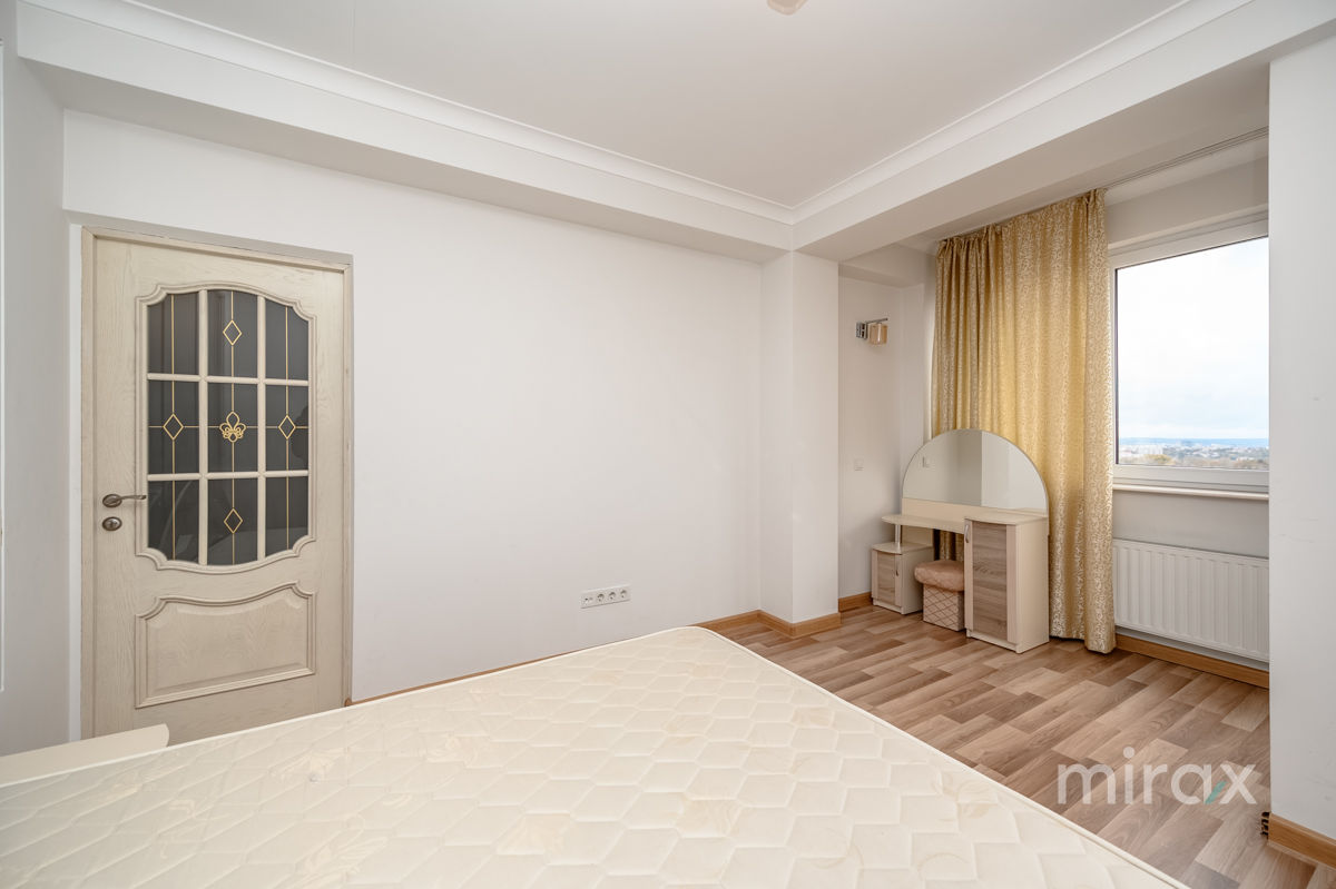 Apartament cu 3 camere, 150 m², Buiucani, Chișinău foto 14