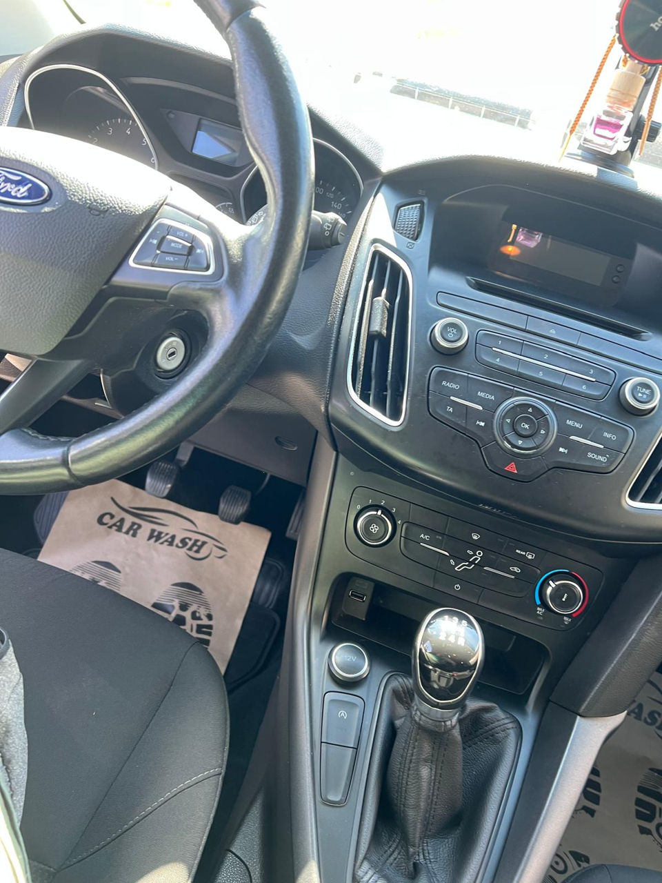 Ford Focus фото 8
