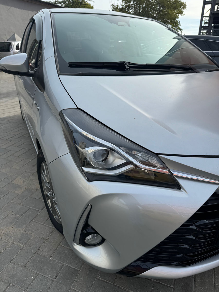 Toyota Yaris foto 1