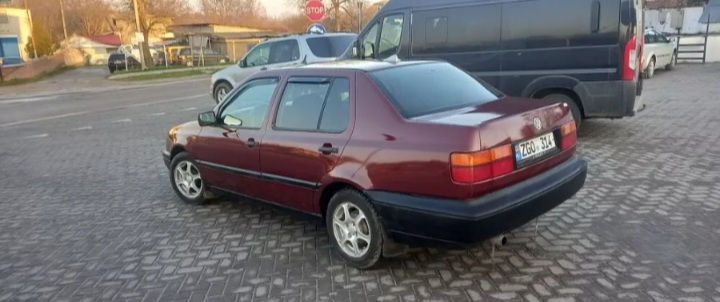 Volkswagen Vento foto 1