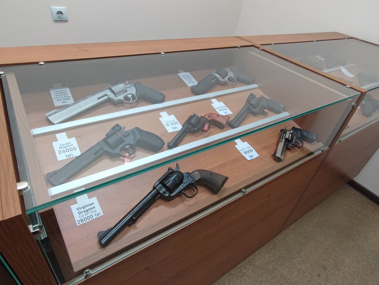 Magazinul de arme Magnum ! foto 4