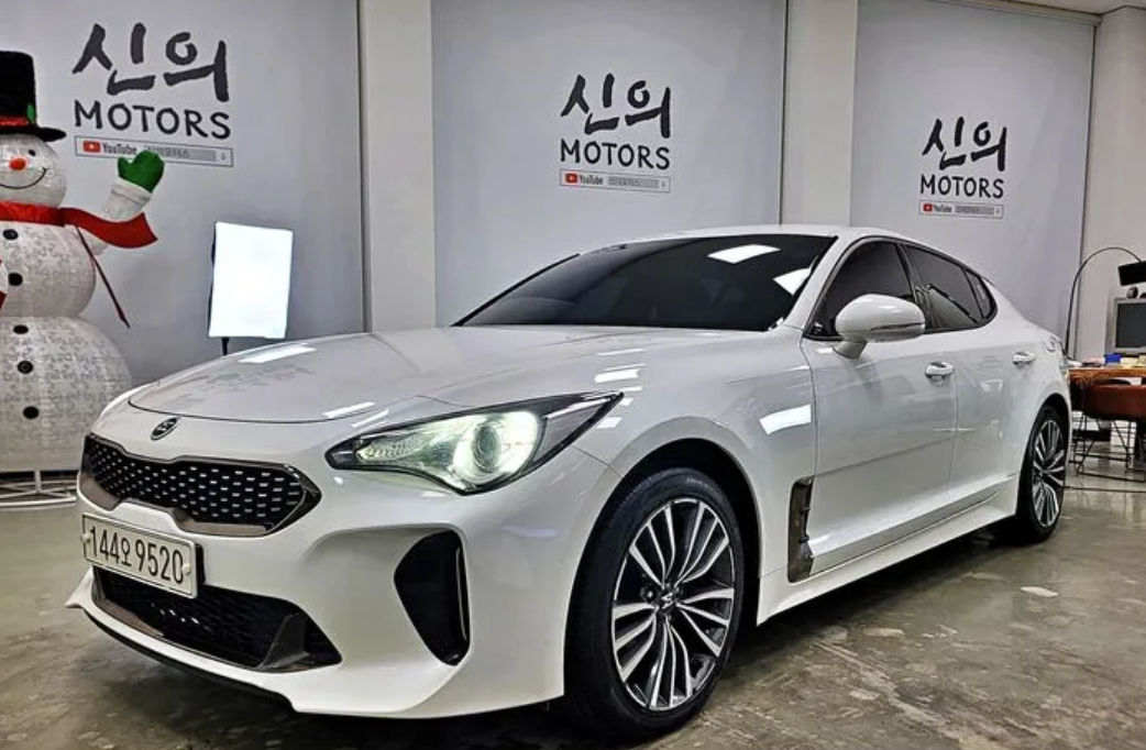 KIA Stinger foto 0