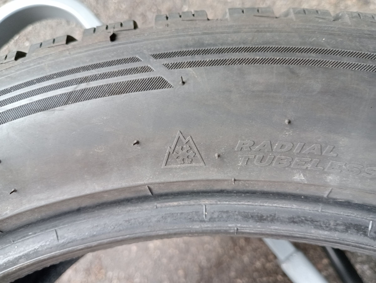 255 45 R19 Hankook iarna  foto 8
