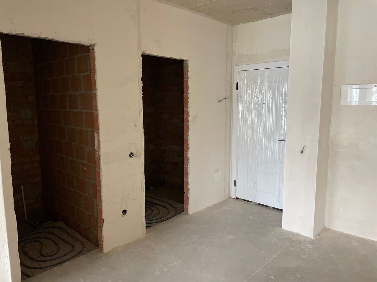 Apartament cu 3 camere, 92 m², Ialoveni 6