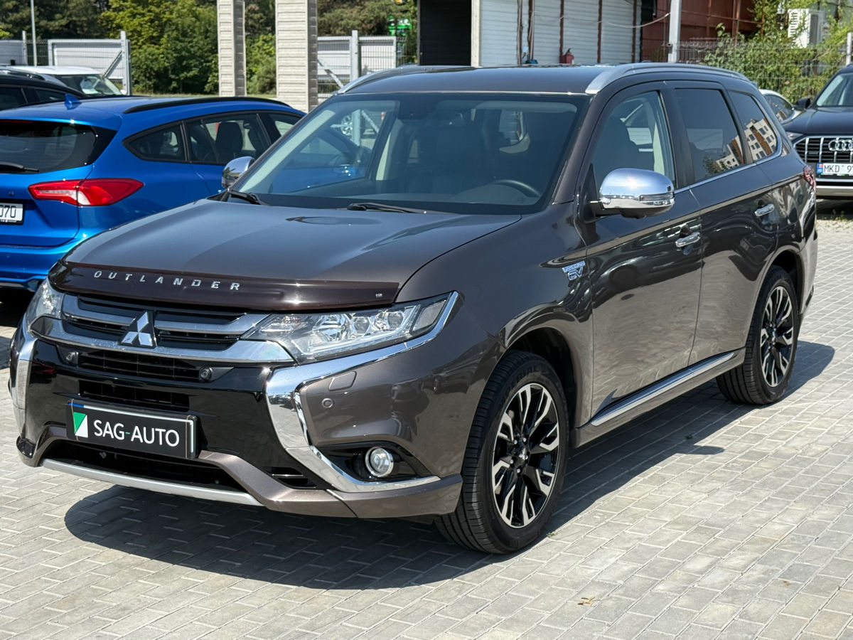 Mitsubishi Outlander an. 2016