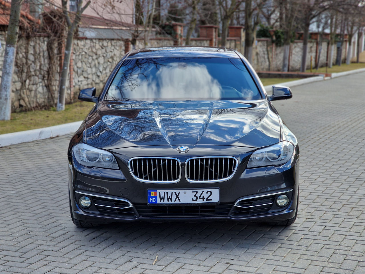 BMW 5 Series фото 2