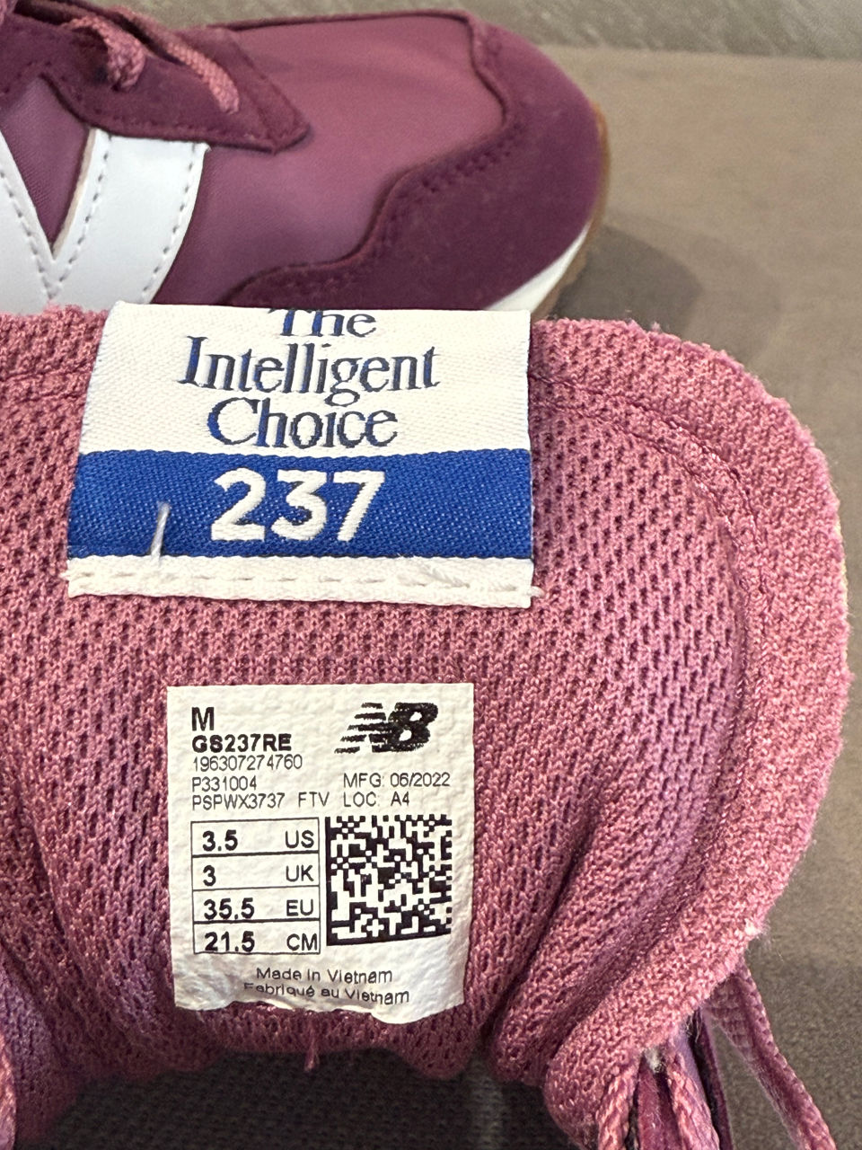 Vind adidasi noi de marca originali, Marime 35,5 ! foto 2