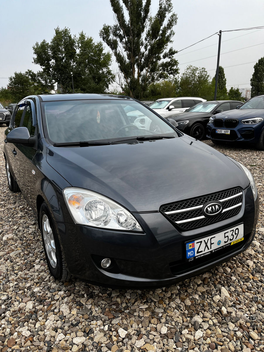 KIA Ceed foto 1