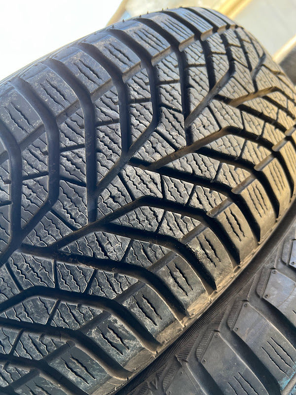 R16 205/60 Yokohama Wdrive V905