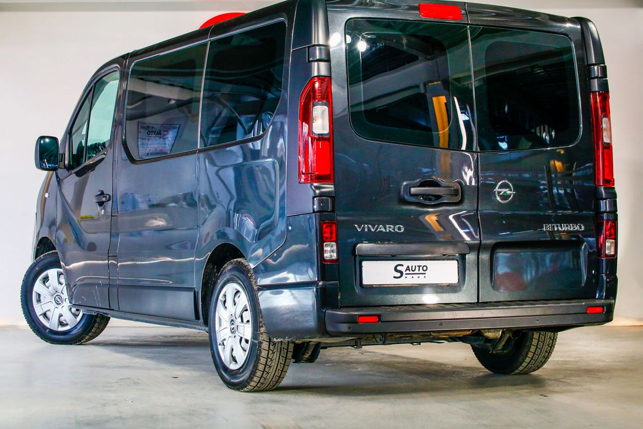 Opel Vivaro фото 2