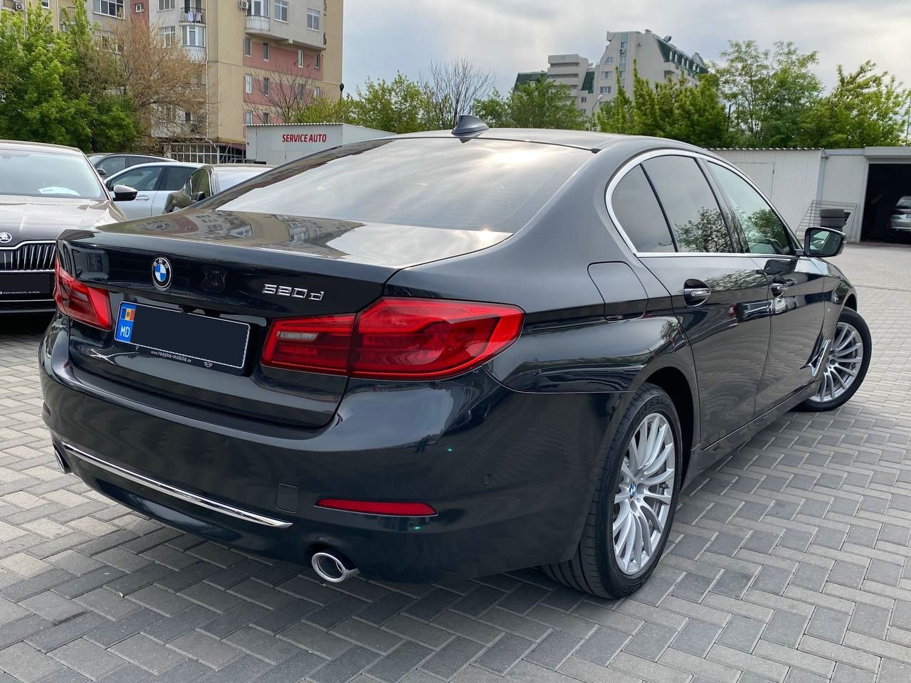 BMW 5 Series foto 3