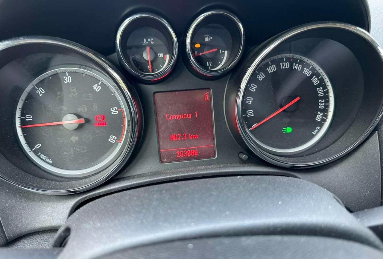 Se dezmembreaza   Opel Astra J  Разборка Опель foto 2