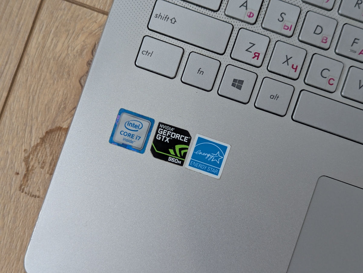 Asus ZenBook Pro (Republic of Gamers) / I7 6700HQ/ GT 960M / 4K IPS Touch Screen foto 1