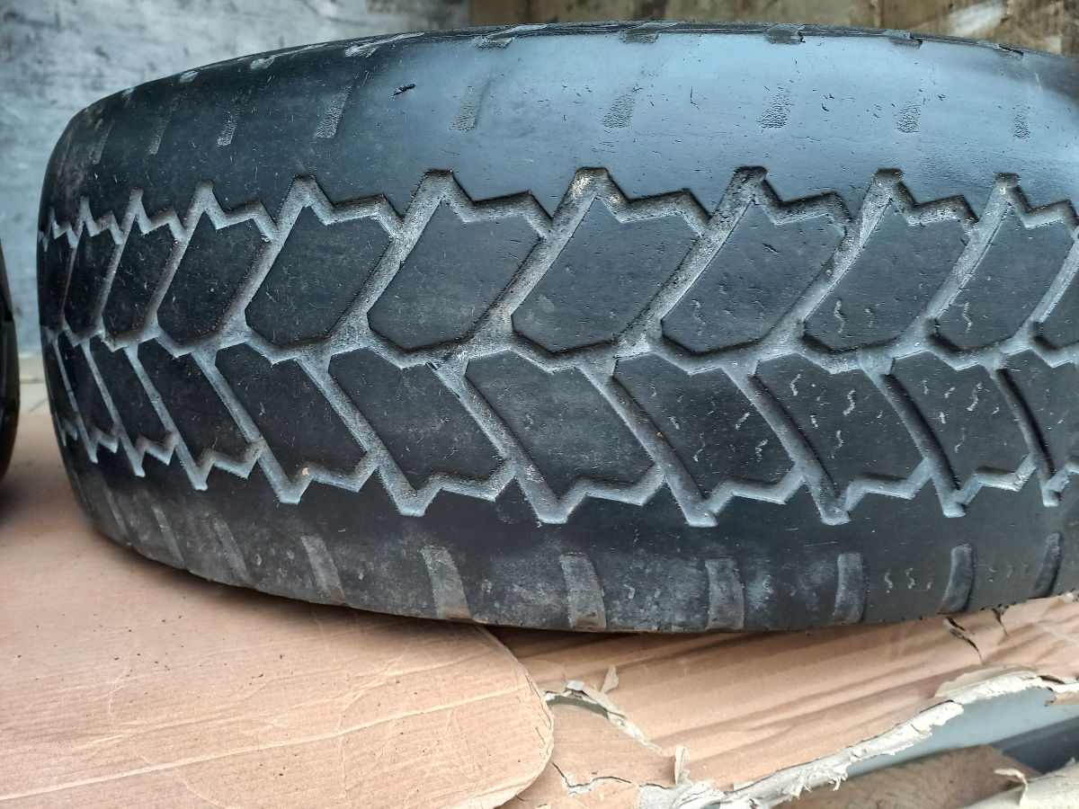 225 70 R15C