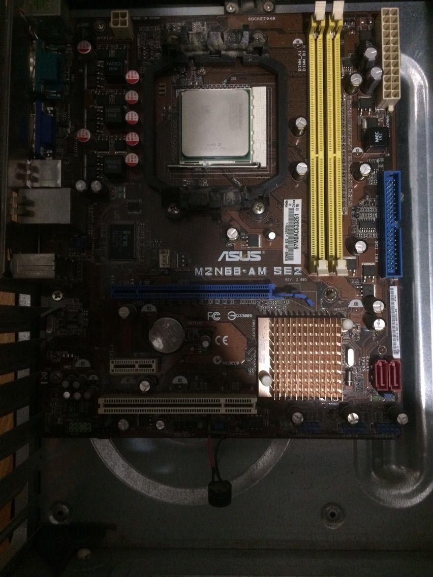 Asus M2N68-Am2 SE + Cpu AthlonX2 4450 2.3ghz