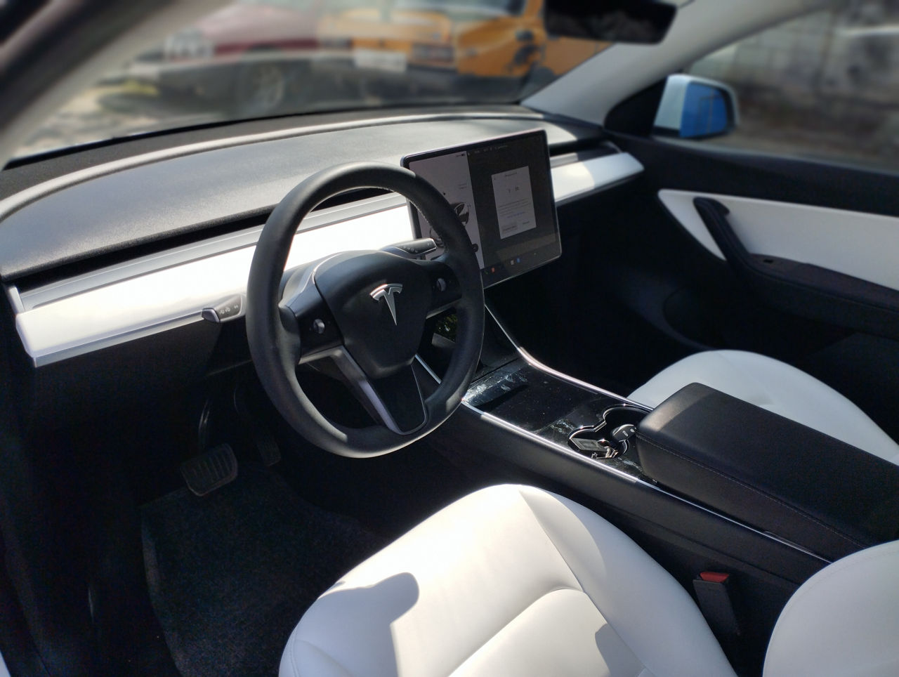 Tesla Model Y foto 3