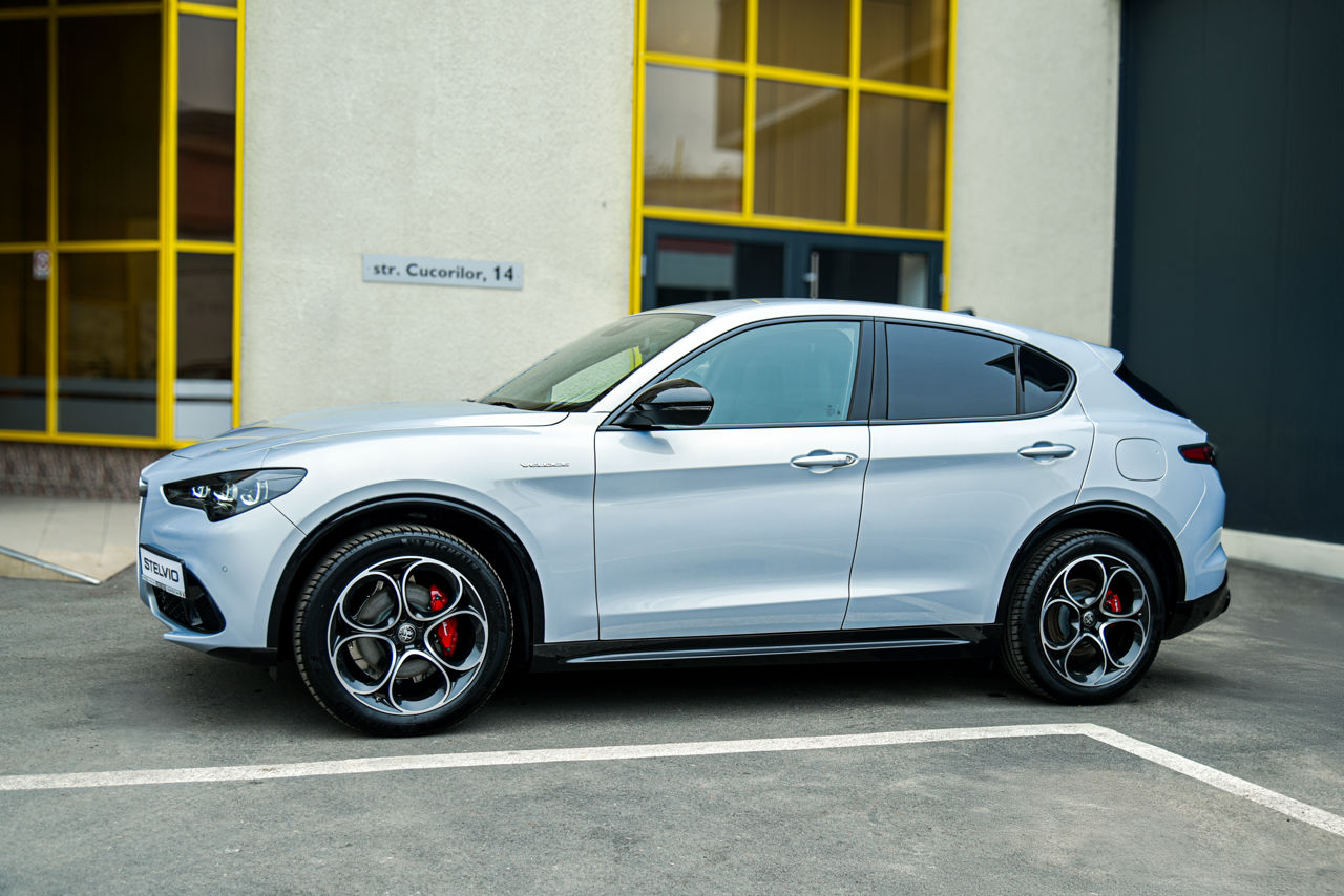 Alfa Romeo Stelvio фото 1