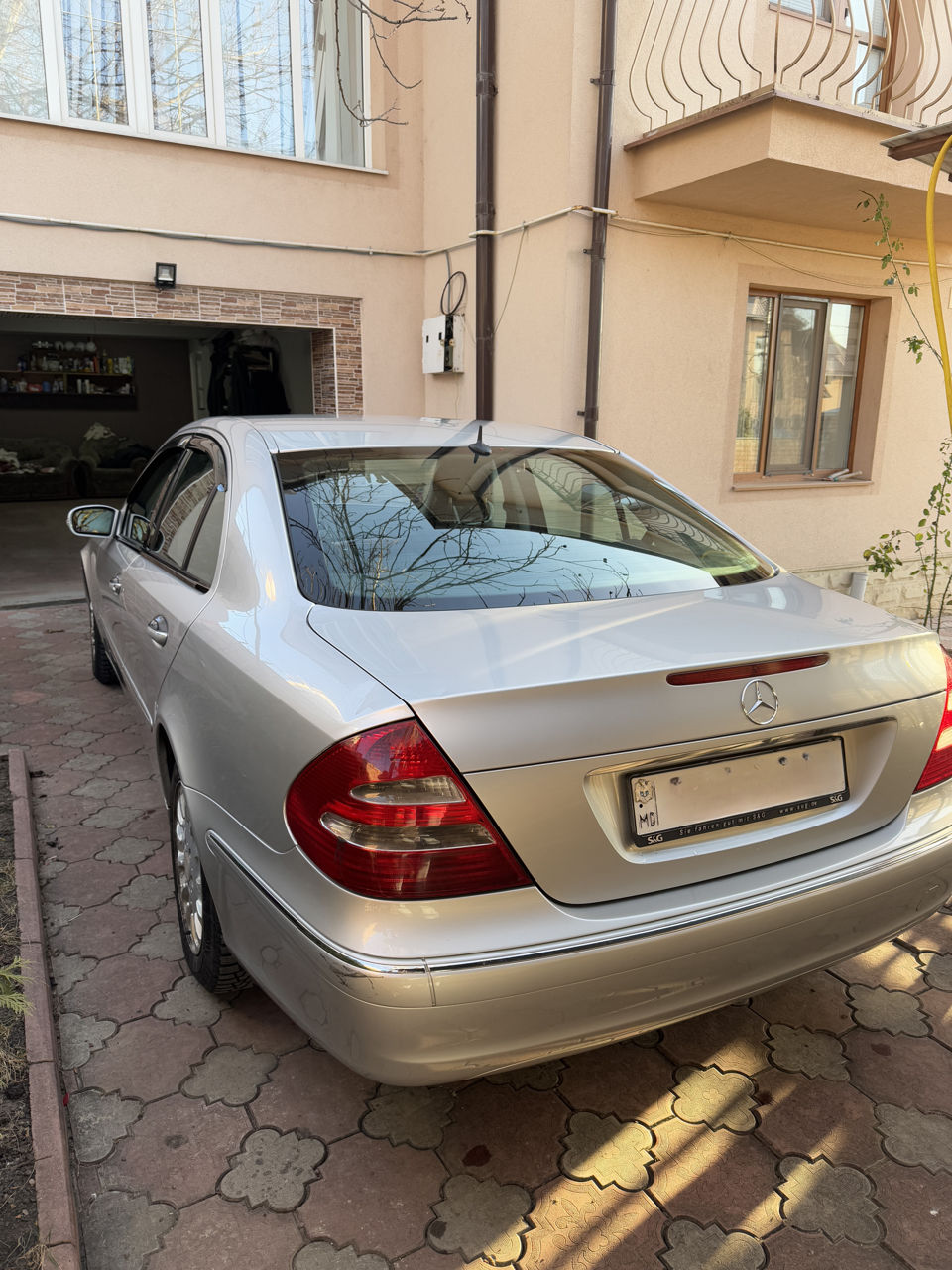Mercedes E-Class foto 2