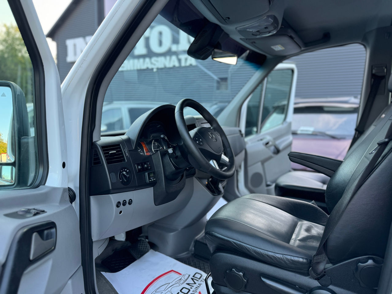 Mercedes Sprinter 9 locuri foto 4