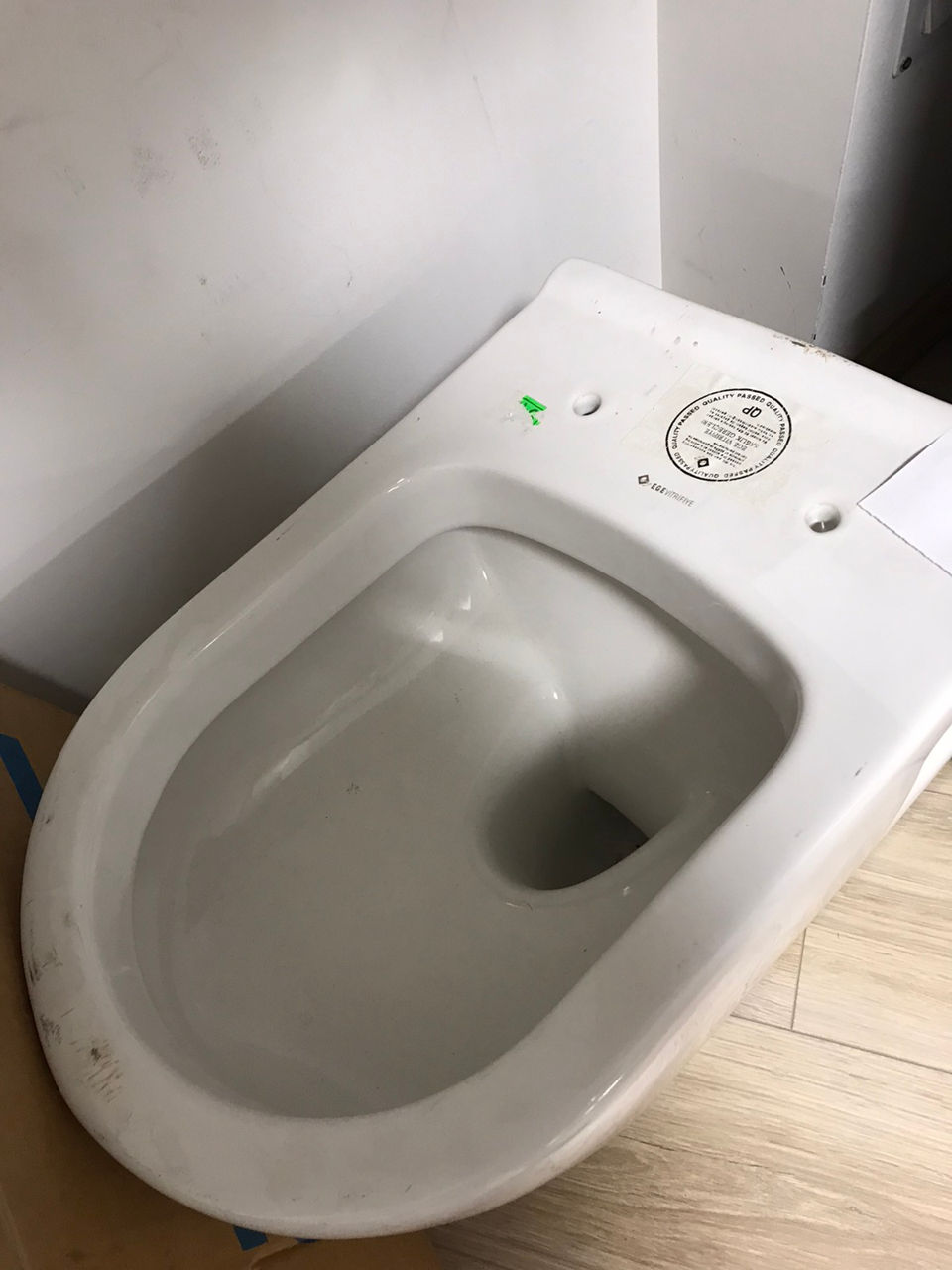 Vas WC de podea-suspendat nou