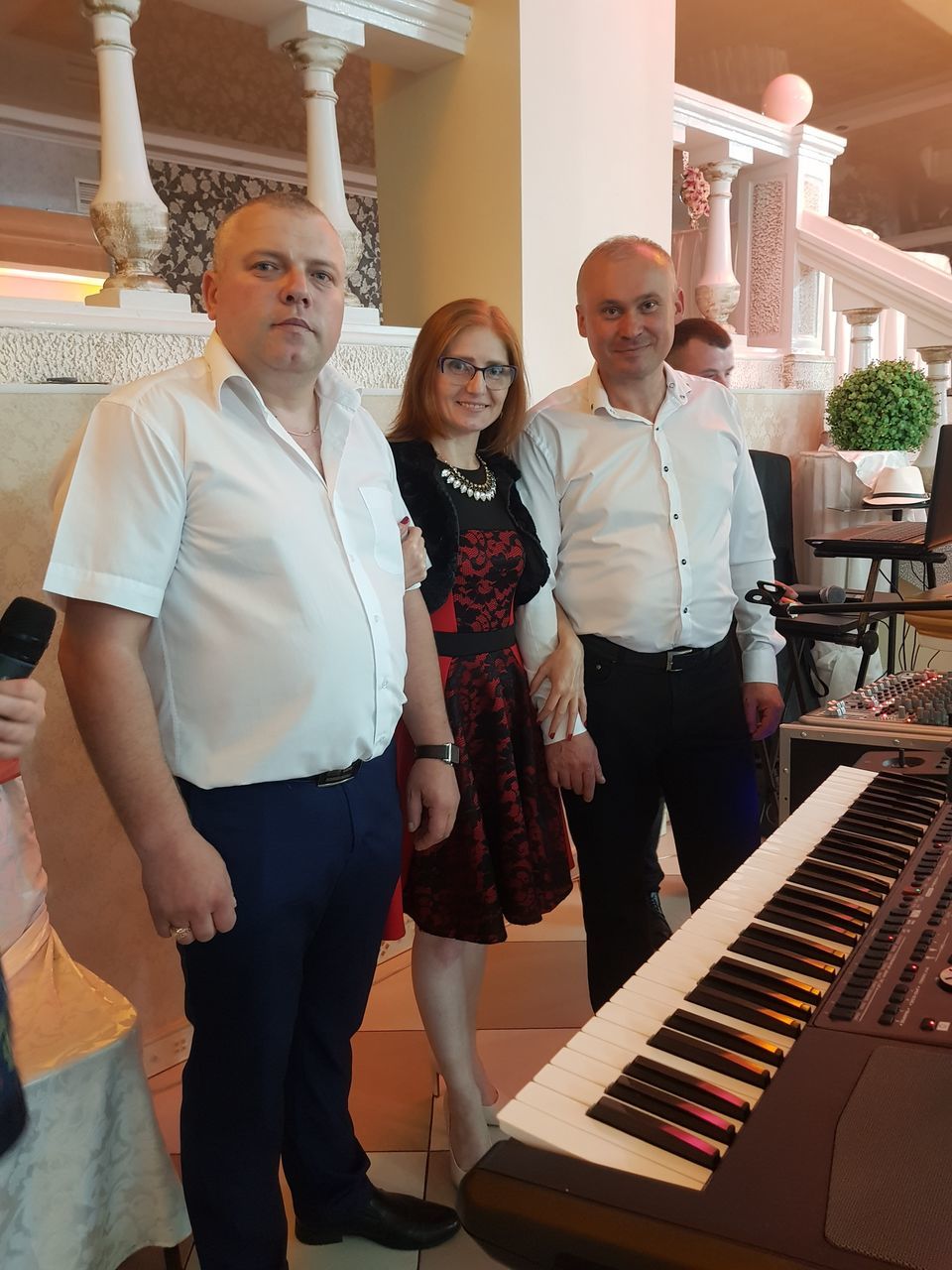 Dj-muzica pentru petrecere+solista,solist,nunta,cumatrie,petrcere,ceremonii foto 5