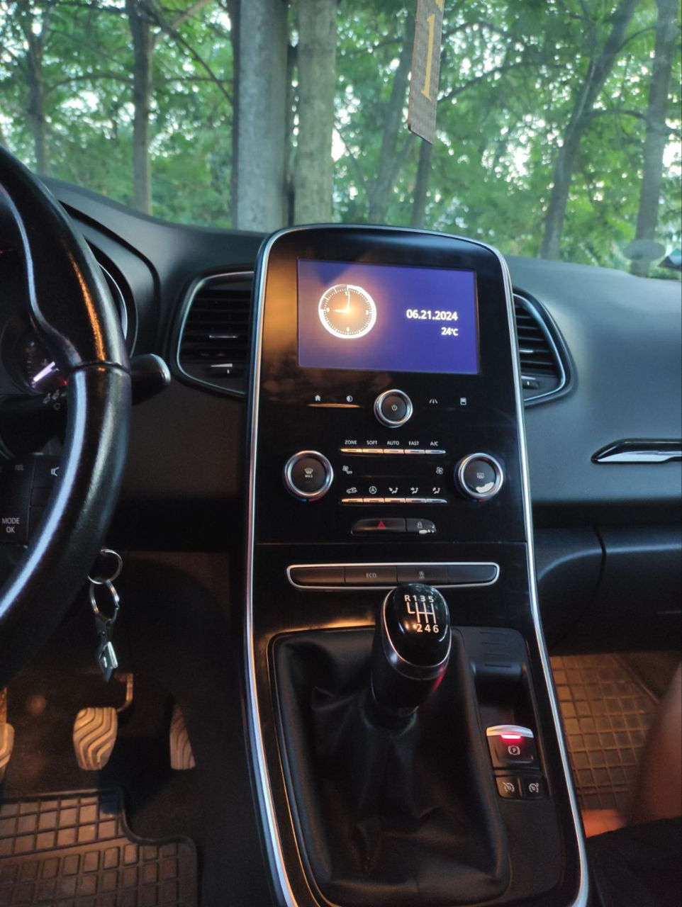 Renault Scenic фото 6