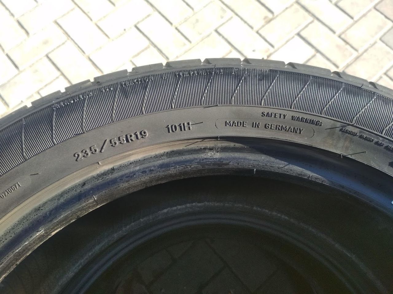 Goodyear 235/55R19
