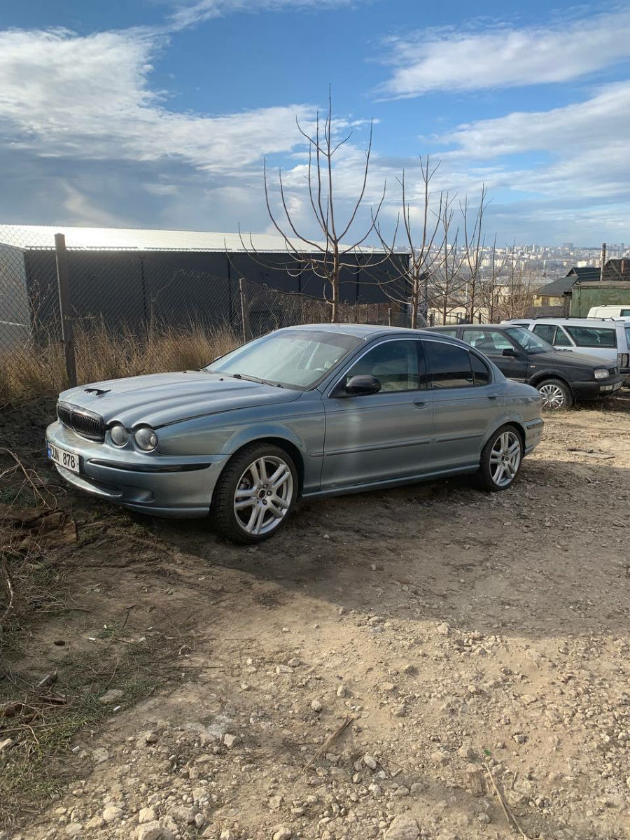 Jaguar X-Type