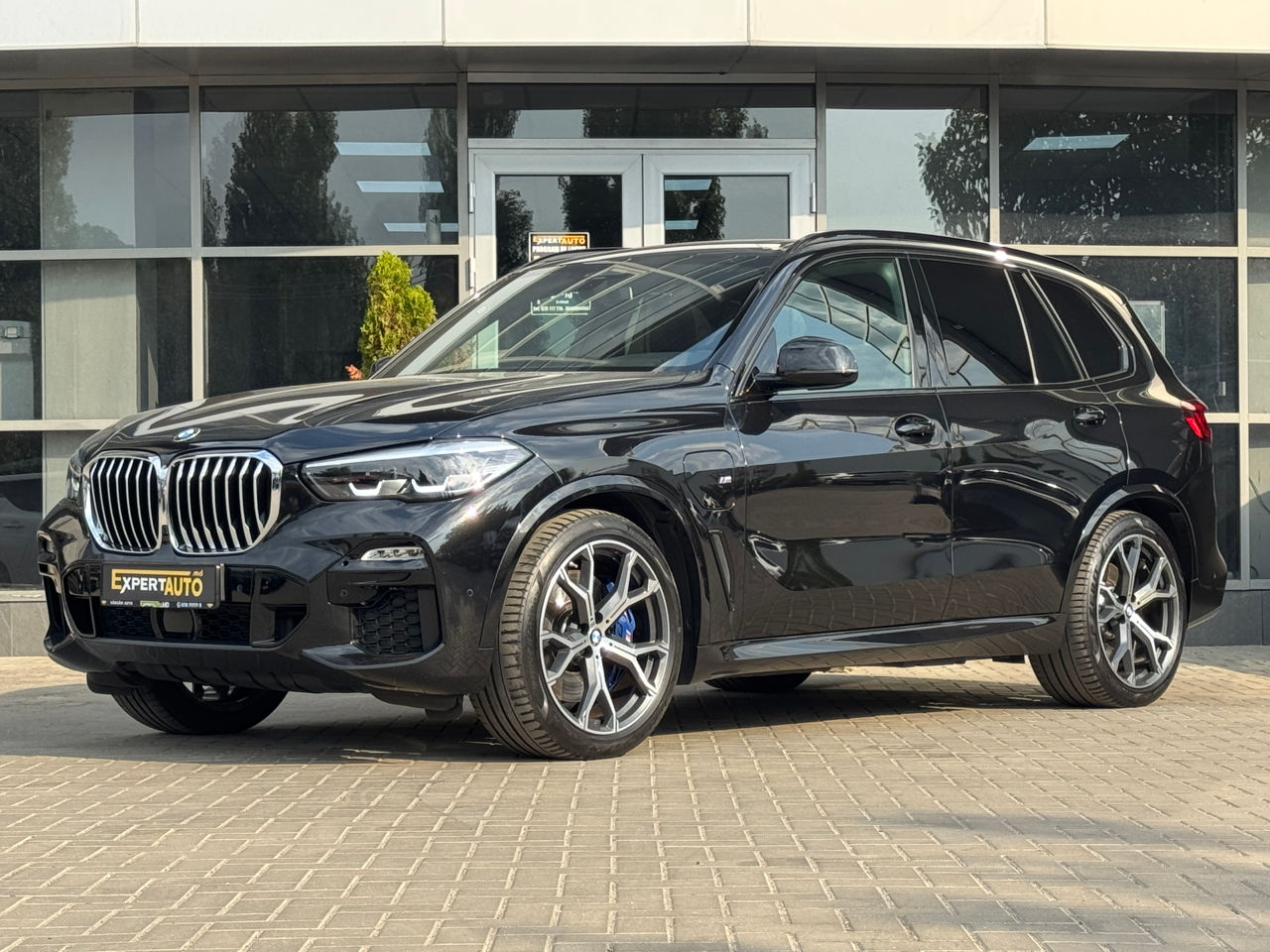 BMW X5 — fotografia principală