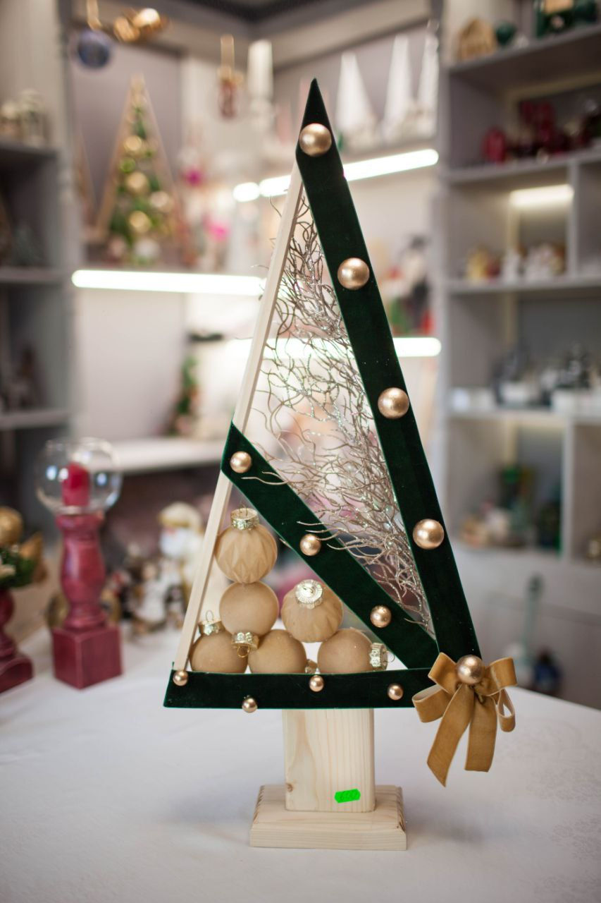 Decoratiuni de iarna,  confectionate manual, compozitii vii pentru masa de revelion. foto 9