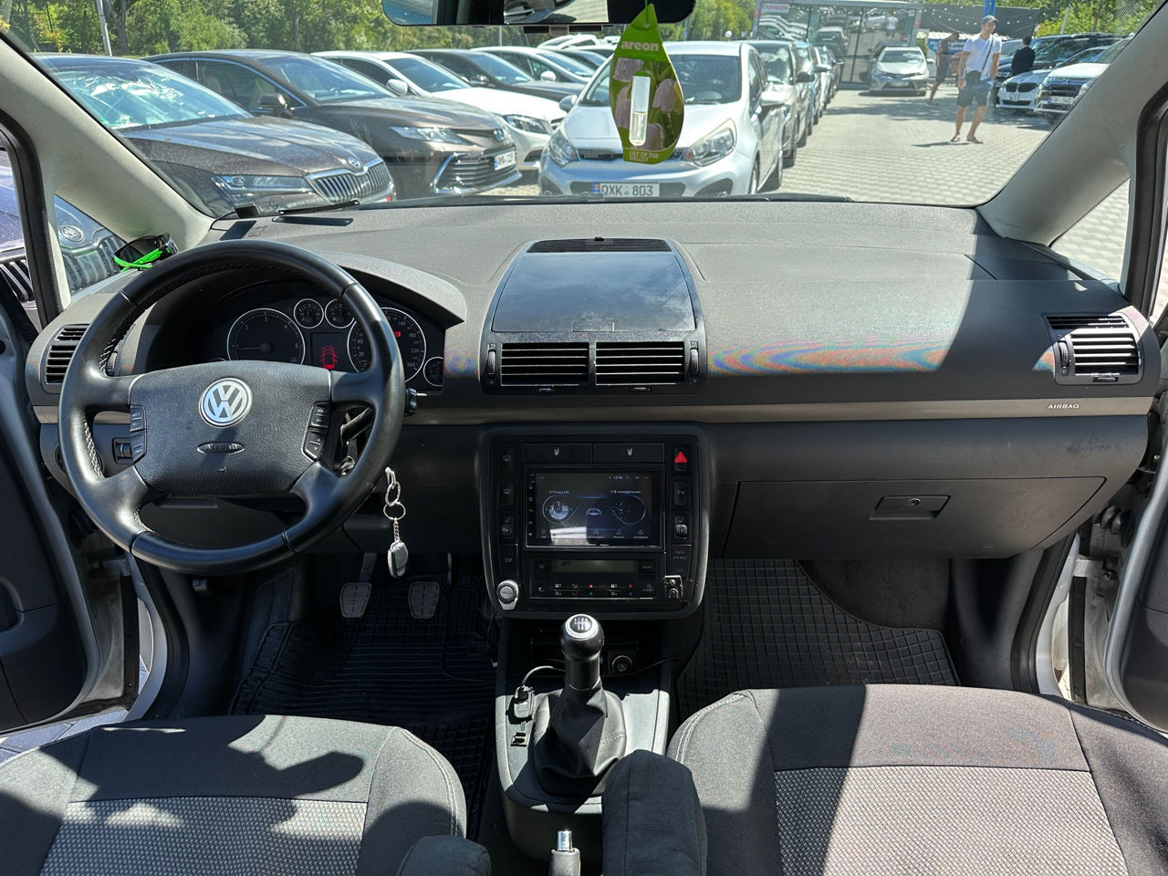 Volkswagen Sharan foto 8