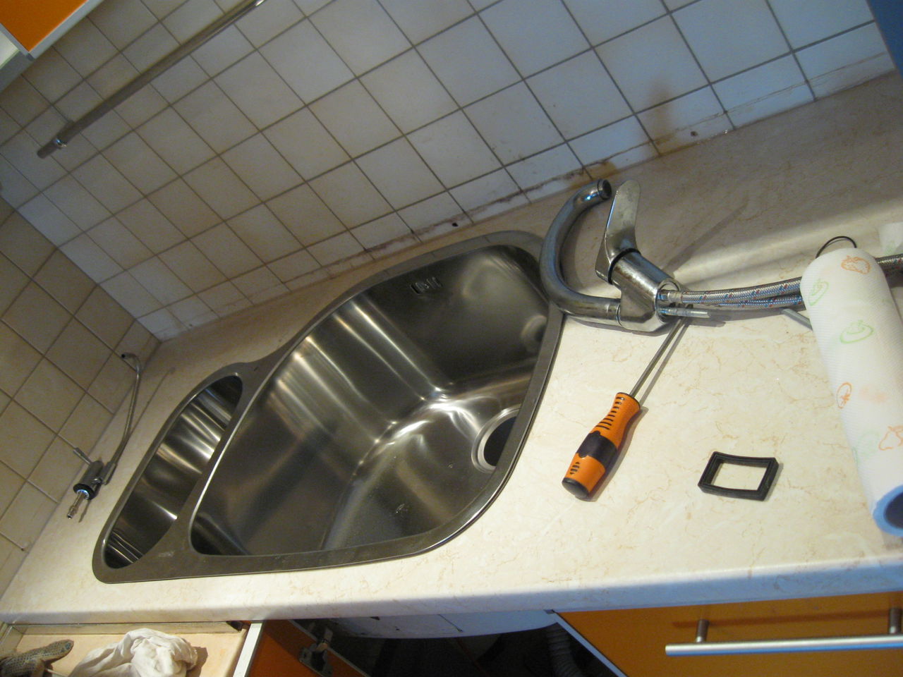 Демонтаж кухонной мойки