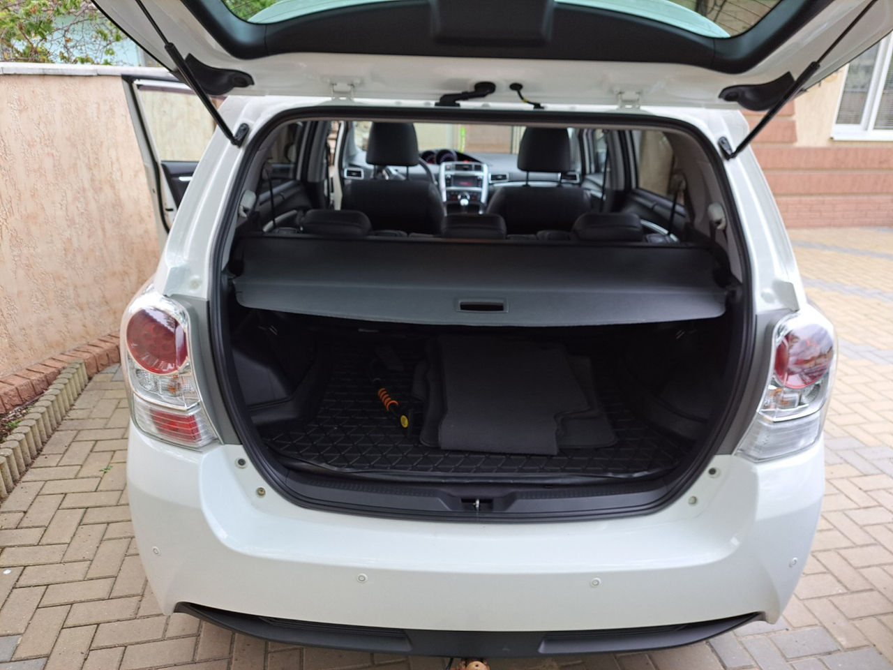 Toyota Verso foto 6