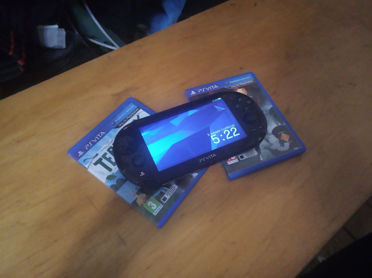 Продам PsVITA-Slim прошитая. Killzone+Tearaway