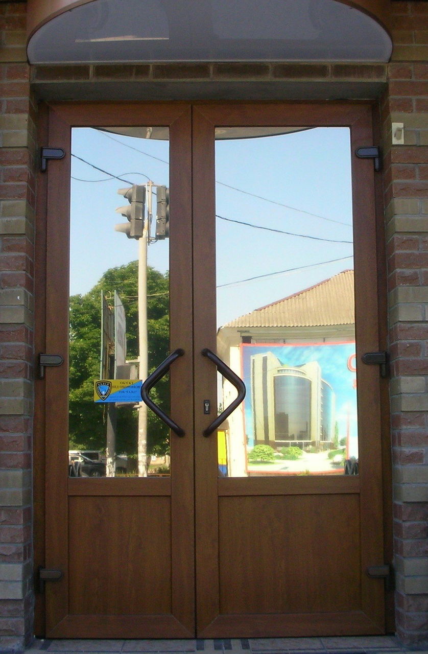 Uşi, ferestre, tambure de orice configuraţie, la cele mai bune preţuri! foto 0