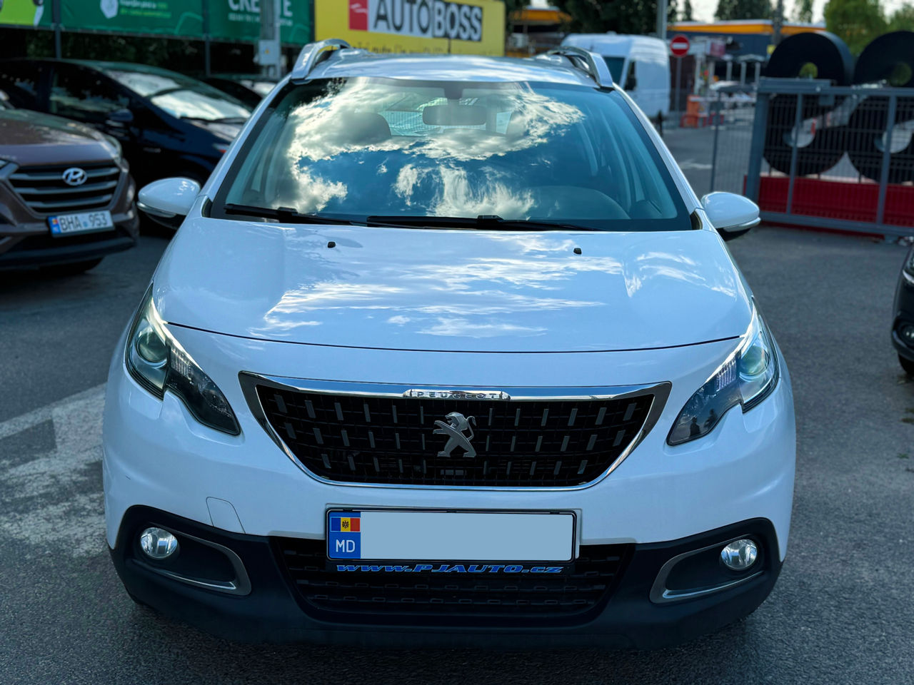 Peugeot 2008 foto 2